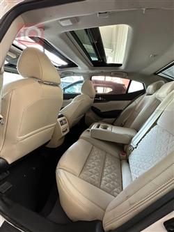 Nissan Maxima